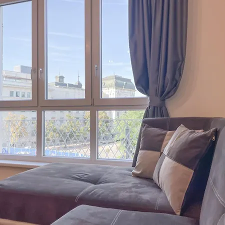 Appartement Stunning 2bdr On Historic Location In Center *
