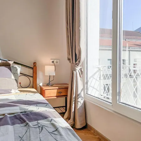 Appartement Stunning 2bdr On Historic Location In Center