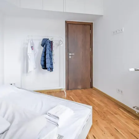 Appartement Stunning 2bdr On Historic Location In Center *